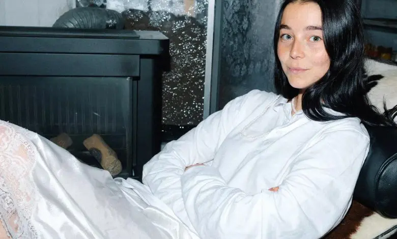 Julie Kegels este câștigătoarea prestigiosului LVMH Prize 2026, acordat tinerelor talente din modă