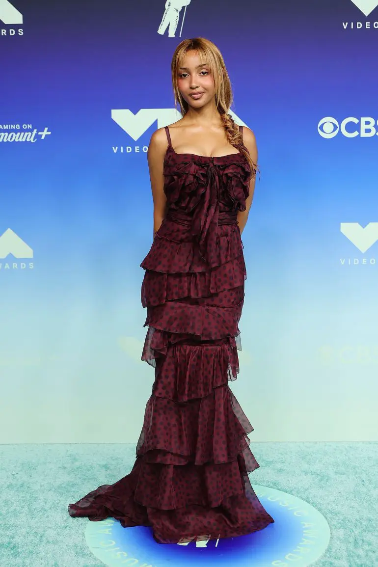 PinkPantheress in Nina Ricci