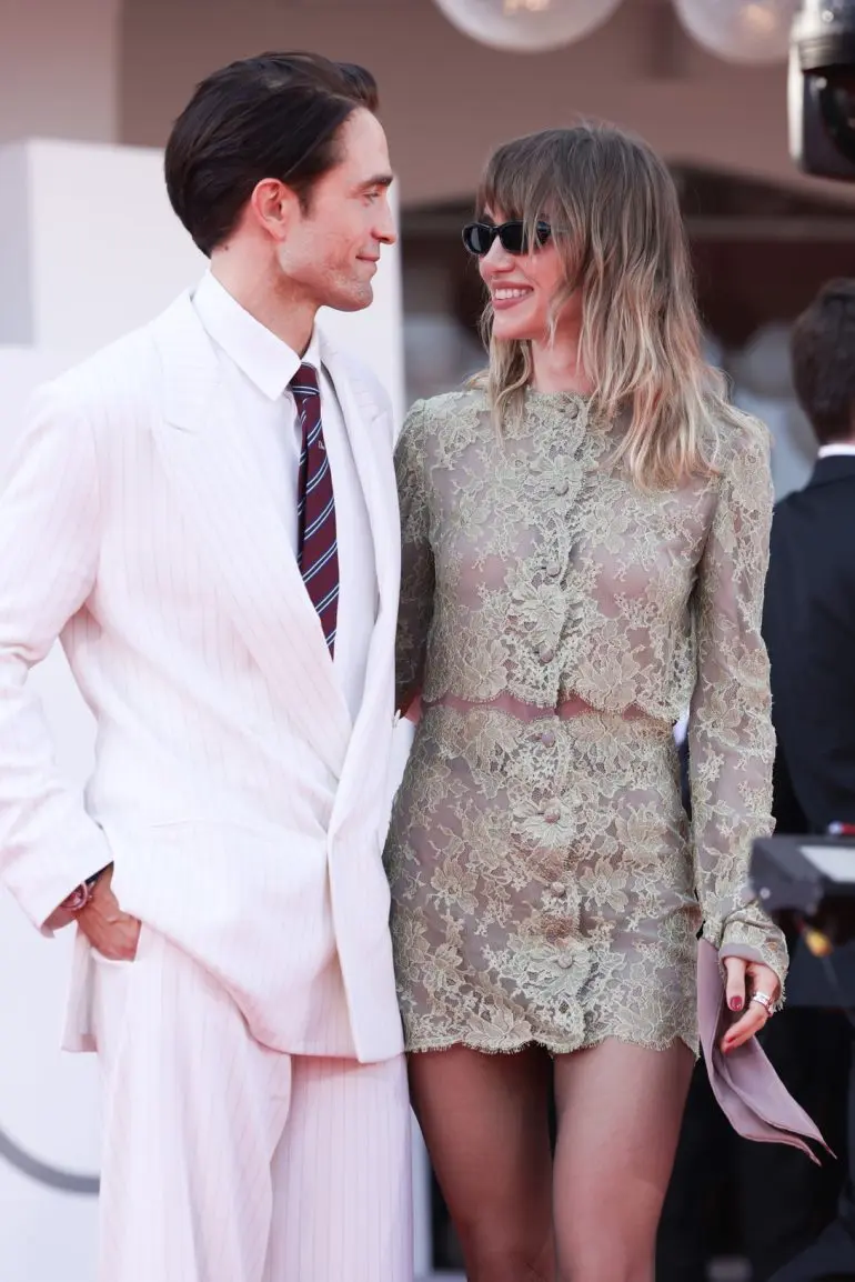 Suki Waterhouse & Robert Pattinson