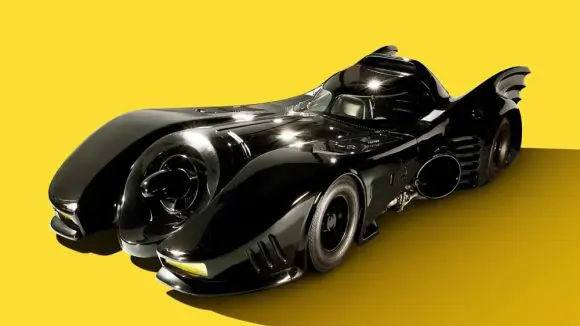 Batmobilul din Batman Returns va fi scos la licitație