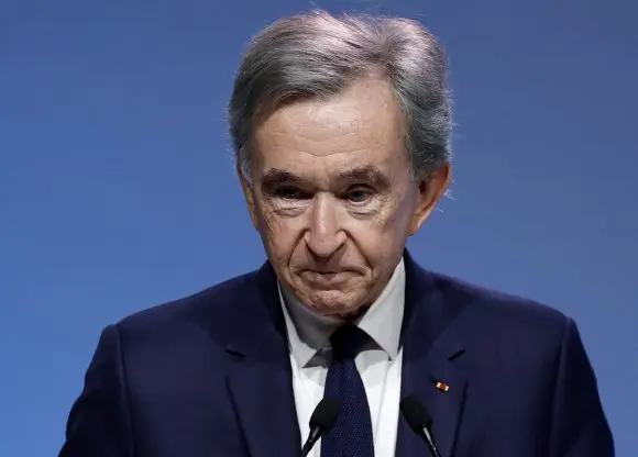 Bernard Arnault nu mai este în top 10 al celor mai bogați oameni din lume