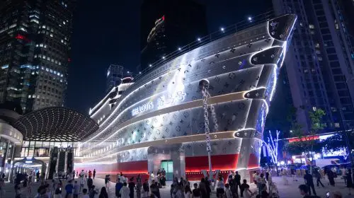 Louis Vuitton se confruntă cu reacții negative în China după disputa cu un brand local de ceai