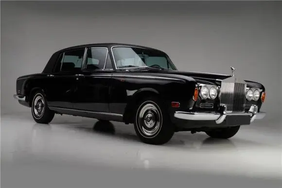 Rolls-Royce Silver Shadow care a aparținut lui Johnny Cas e scos la vânzare