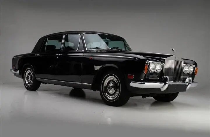 Rolls-Royce Silver Shadow care a aparținut lui Johnny Cas e scos la vânzare