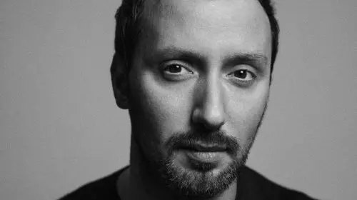 Saint Laurent confirmă retragerea lui Anthony Vaccarello din rolul de director de creație