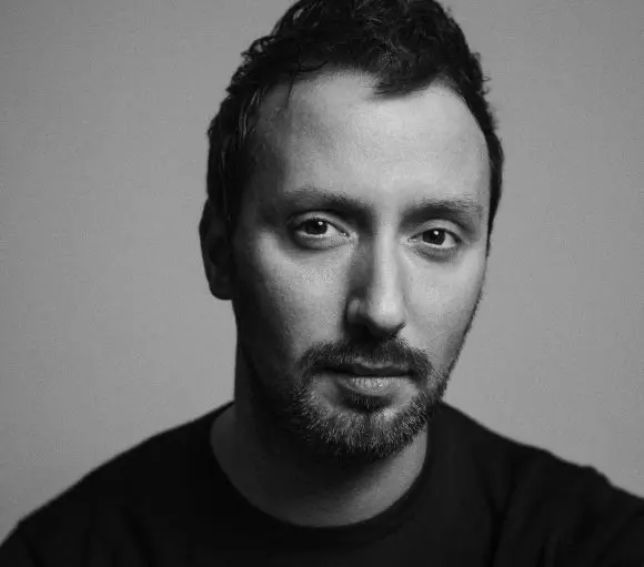 Saint Laurent confirmă retragerea lui Anthony Vaccarello din rolul de director de creație