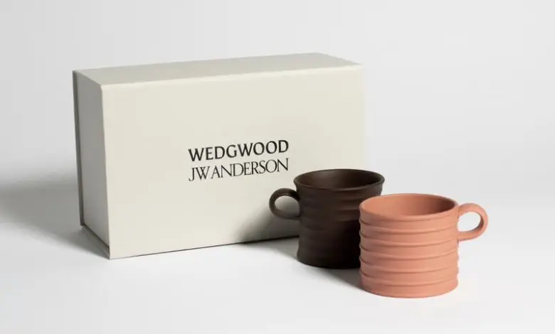 JW Anderson și Wedgwood lansează a doua colecție de căni din ceramică Jasperware