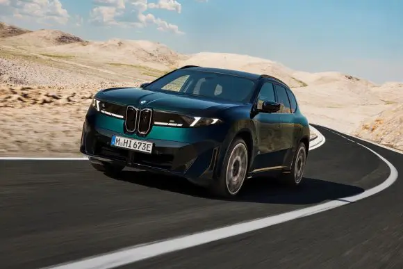 Noul BMW iX3 M60 xDrive: un model M Performance, cu dinamică remarcabilă, se alătură gamei SUV-ului complet electric