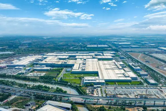 BMW Group începe producția de serie a bateriilor de înaltă tensiune Gen6 la Shenyang, China