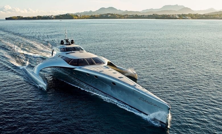 Trimaranul Adastra, scos la vânzare pentru 12 milioane de dolari, după ce a traversat oceanele