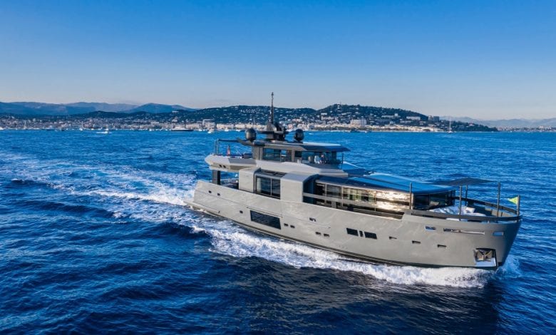 La bordul yacht-ului Arcadai Sea Coral 2 se găsesc 15 mărci de design italiene. Cum arată acesta