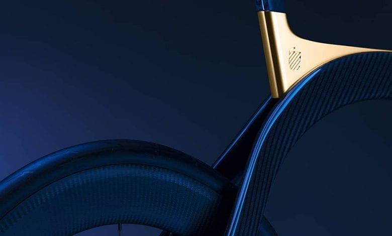 Această bicicletă din fibră de carbon are inserții de aur de 24K. Vezi ce preț are