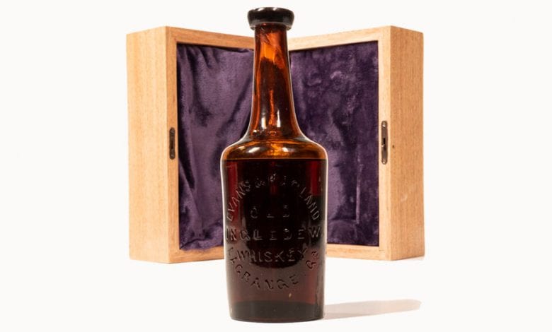 Cea mai veche sticlă de whisky din lume se îndreaptă către licitație. Cât ar putea valora aceasta