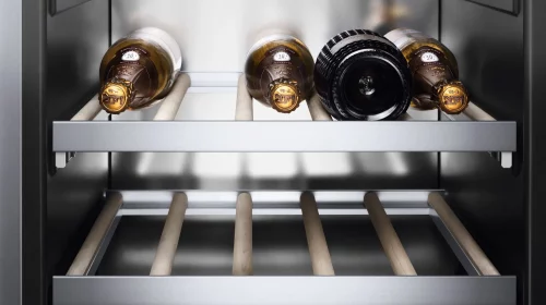 Vinurile rafinate merită un răcitor la cele mai înalte standarde. GAGGENAU aduce un plus de valoare pe piață