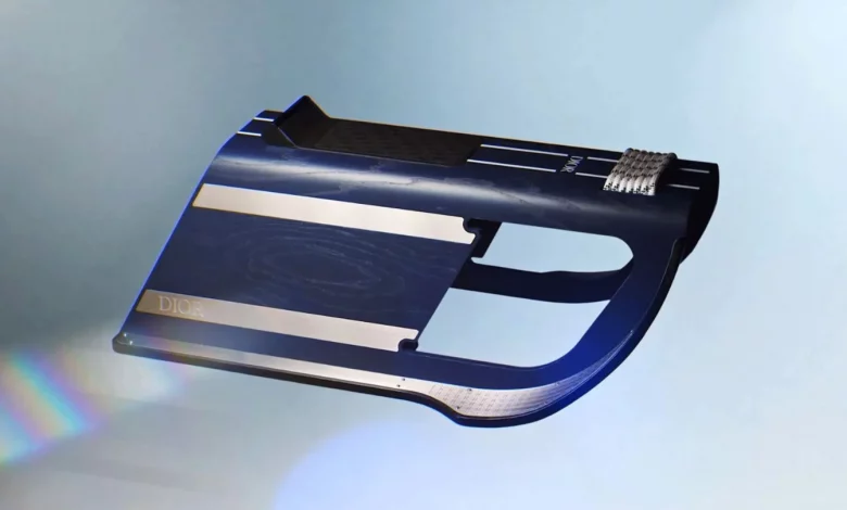 Dior și Akonite lansează o sanie pentru bărbați