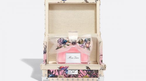 Noul parfum Miss Dior are propriul cufăr couture în ediție limitată