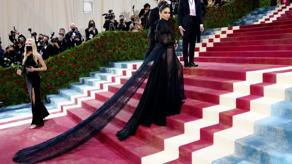 Gilded Glamour: Cele mai bune look-uri de la Gala Met 2022