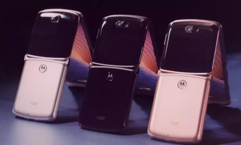 Motorola Razr a fost cel mai neașteptat accesoriu la Met Gala