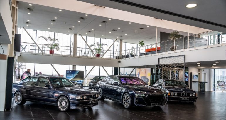 De 7 ori 7 - o şedinţă foto unică despre evoluţia limuzinei de lux BMW