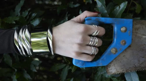 Saint Laurent lansează prima colecție de bijuterii