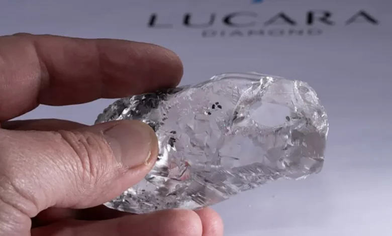 Un diamant masiv de 1.080 de carate a fost descoperit în Botswana