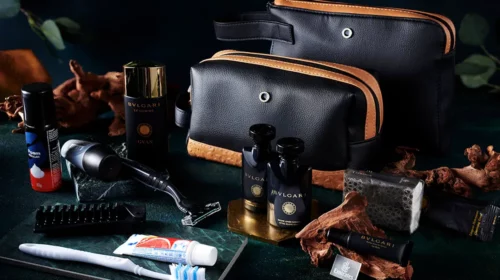 Emirates a dezvăluit o colecție de articole de călătorie Bulgari pentru First și Business Class