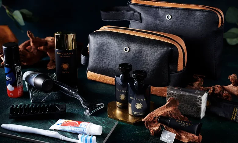 Emirates a dezvăluit o colecție de articole de călătorie Bulgari pentru First și Business Class