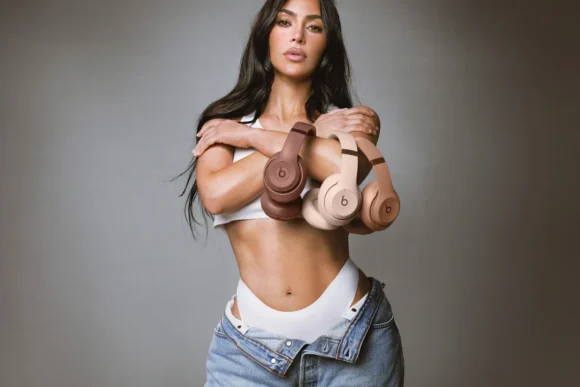 Kim Kardashian și Beats au reluat colaborarea