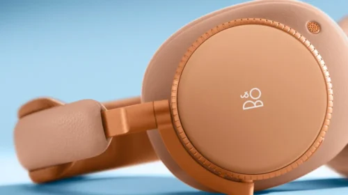 Bang & Olufsen lansează un model de căști premium
