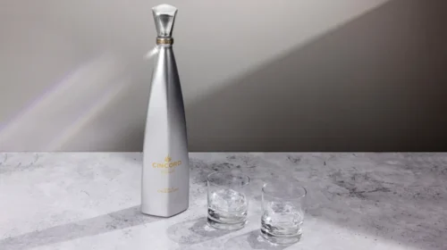 Cincoro Tequila a lui Michael Jordan a lansat un nou Añejo Cristalino