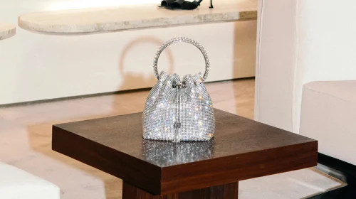 Jimmy Choo dezvăluie un magazin emblematic elegant