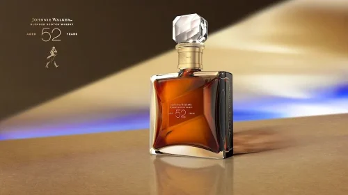 Johnnie Walker dezvăluie o capodoperă de whisky de 52 de ani