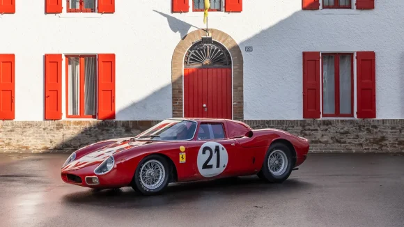 Un Ferrari care a câștigat Le Mans s-a vândut cu 36 de milioane de dolari