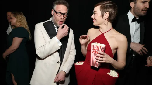 Ce au purtat vedetele la aniversarea de 50 de ani a emisiunii Saturday Night Live