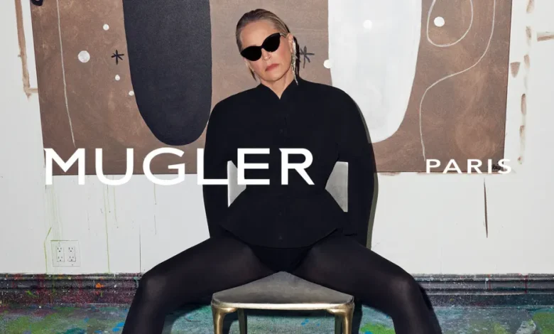 Casa de modă Mugler lansează o colecție de 24 de look-uri inspirate de piese din arhiva sa