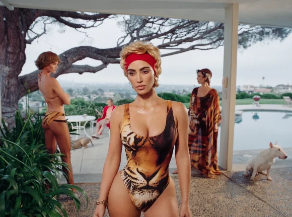 Roberto Cavalli X Skims: Kim Kardashian lansează o colecție în colaborare cu Cavalli