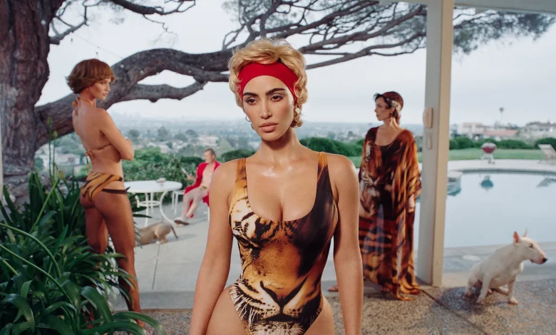 Roberto Cavalli X Skims: Kim Kardashian lansează o colecție în colaborare cu Cavalli