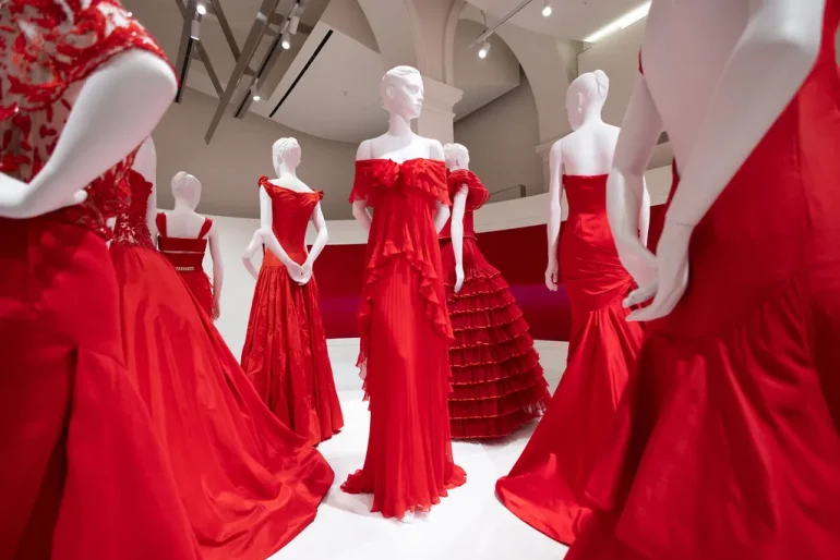 Valentino Horizons Red 