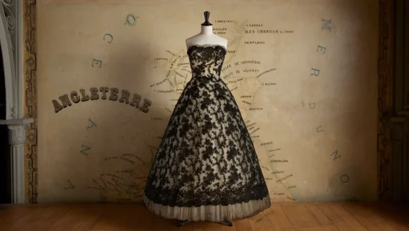 Colecția privată de piese Dior a creatorului de modă Azzedine Alaïa va fi expusă în Paris