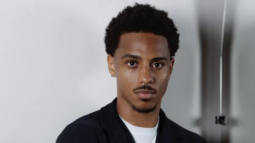 Actorul Keith Powers devine ambasador de imagine pentru Armani Fragrances