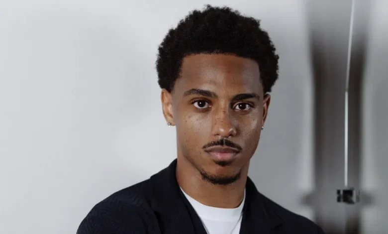 Actorul Keith Powers devine ambasador de imagine pentru Armani Fragrances