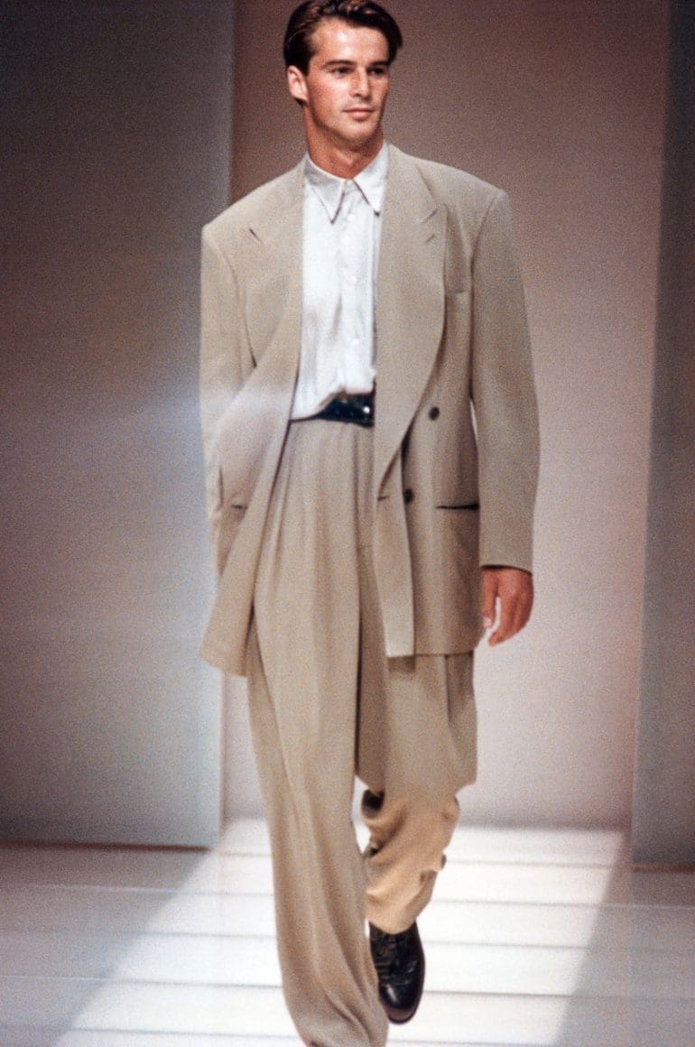 Look din colecția Giorgio Armani Menswear primăvară 1990