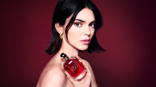 Kendall Jenner este imaginea parfumului Power of You, cea mai nouă esență Emporio Armani