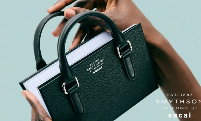 Sacai și Smythson colaborează pentru o colecție-capsulă de accesorii din piele