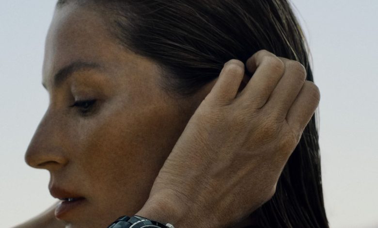 Chanel lansează noua campanie pentru ceasul J12 cu Gisele Bündchen