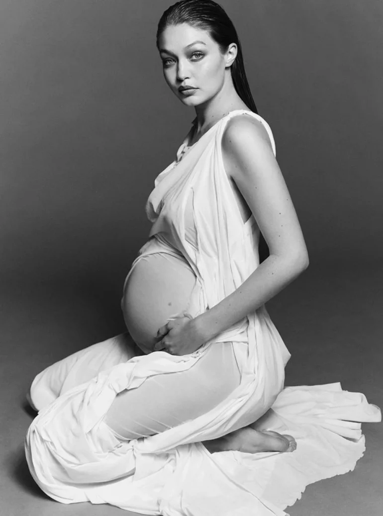 Gigi Hadid într-o ținută Di Petsa