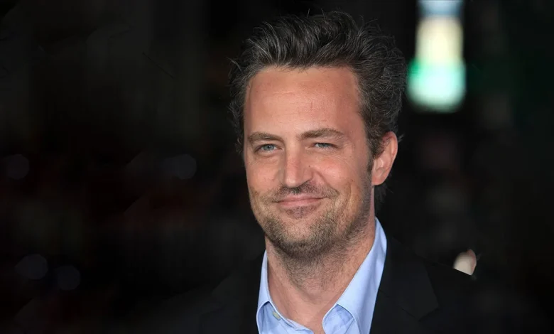 O serie de obiecte din colecția personală a actorului Matthew Perry vor fi scoase la licitație