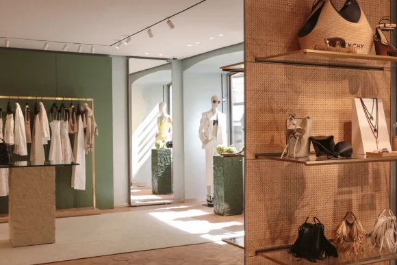 Givenchy deschide un boutique pop-up în Saint-Tropez