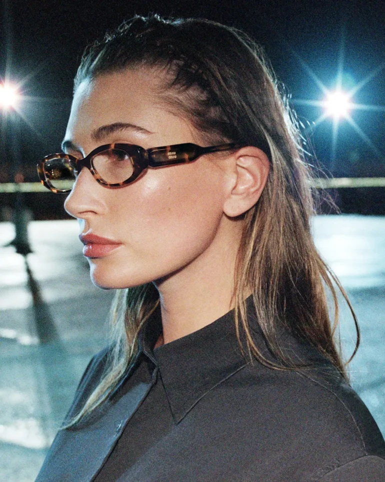 Hailey Bieber Miu Miu toamnă 2026 