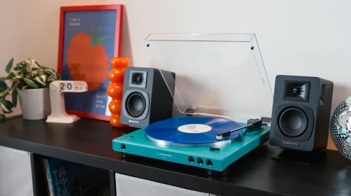 Audio-Technica a lansat un pick-up în versiune specială pentru decoruri moderne